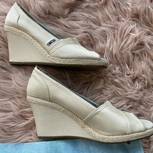 Women’s Toms wedges cream ivory size 7